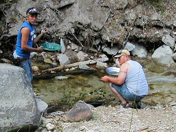 Gold Panning A Creek Running Through A Huge Gold Deposit! 